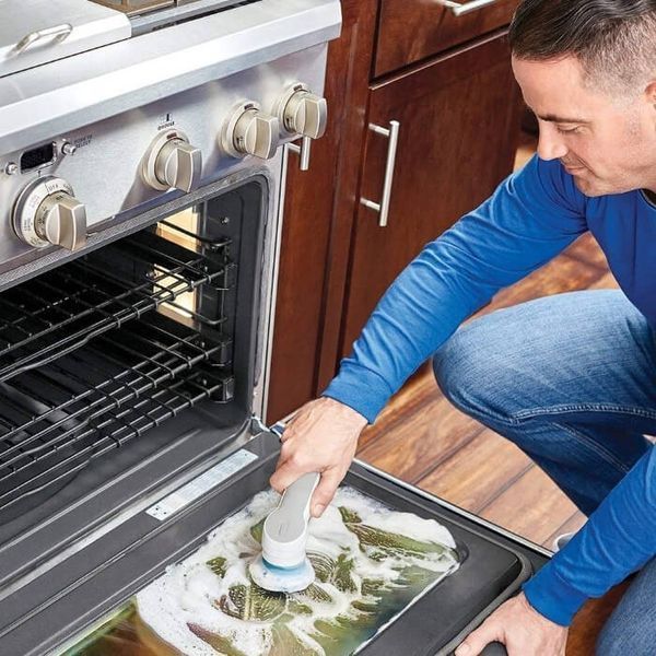 Электрощетка BLACK+DECKER BHPC110 35-BHPC110 фото